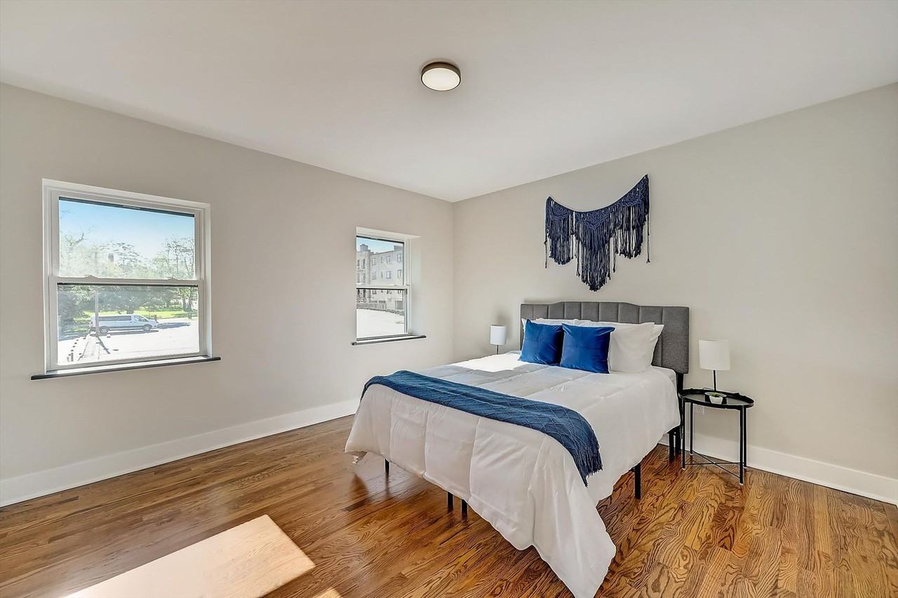 Victory Parkway Apartments - 2 - Photo 4 of 19