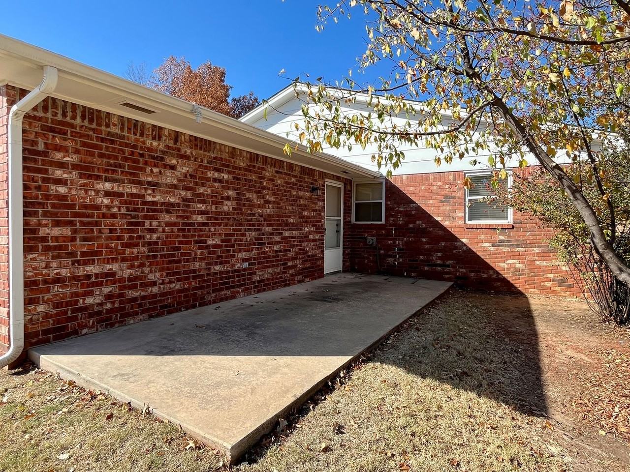 229 E Lincoln Ave - Photo 2 of 25