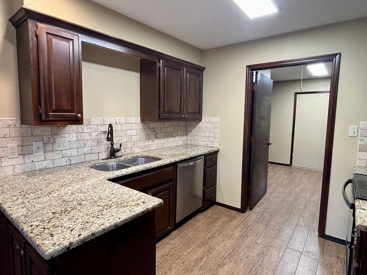 229 E Lincoln Ave - Photo 6 of 25