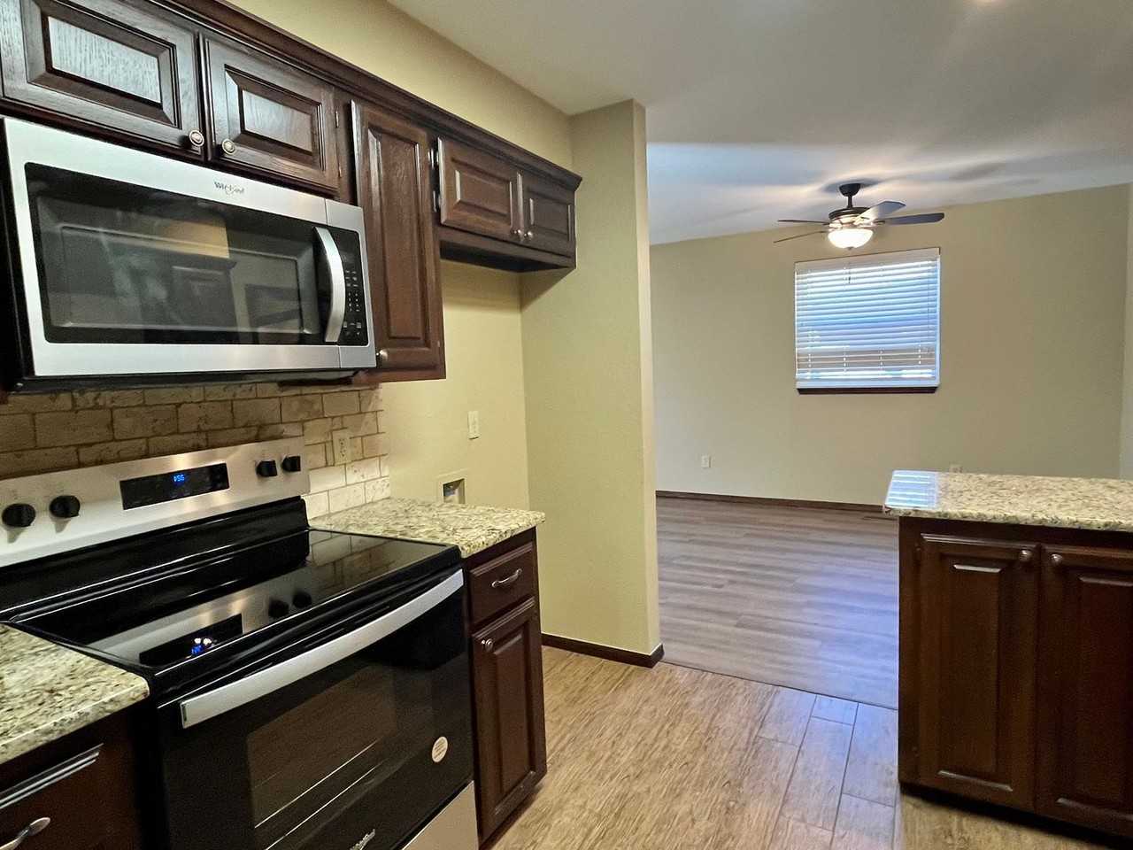 229 E Lincoln Ave - Photo 7 of 25