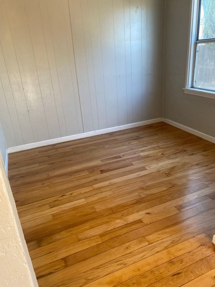 1650 Laurel Ave - Photo 3 of 8