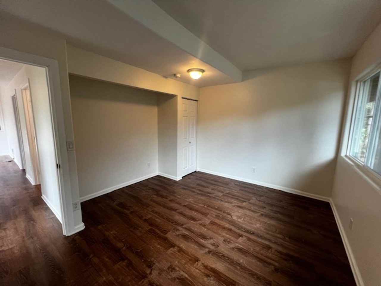 104 Lakeview Cir Apt B - Photo 3 of 13