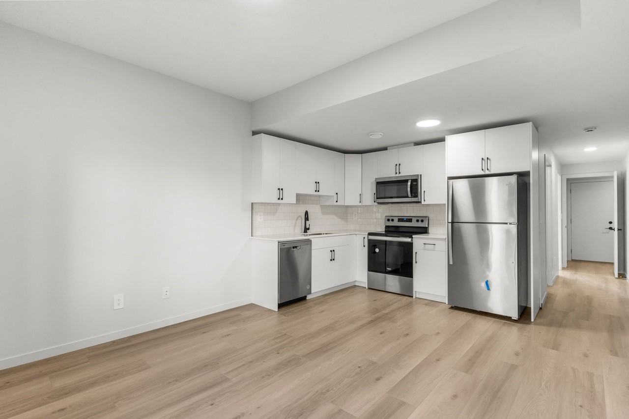 73A Westwind Dr #73ALOWER - Photo 2 of 10