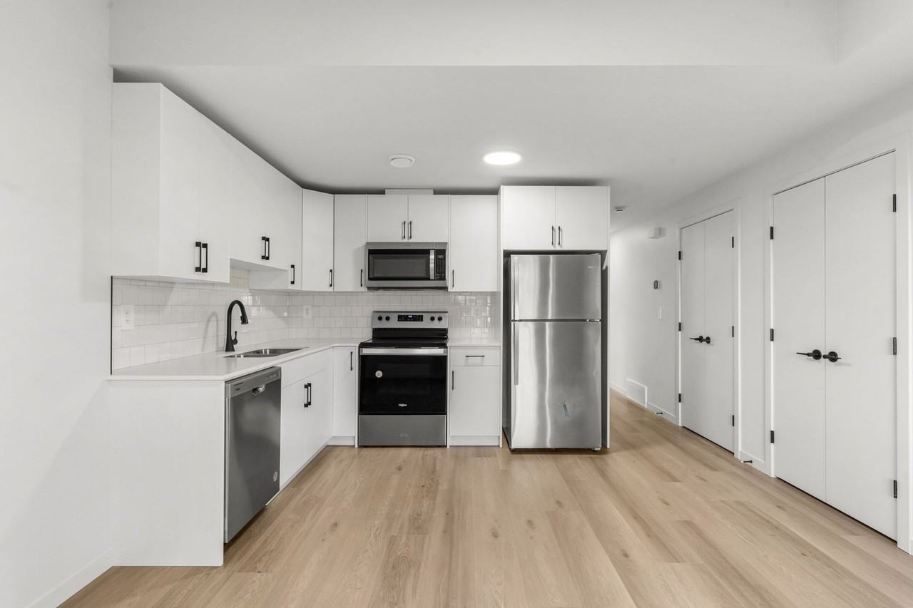 73A Westwind Dr #73ALOWER - Photo 3 of 10