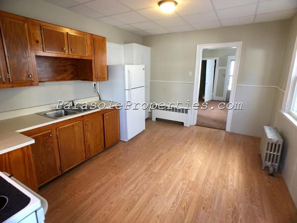 720 W Lackawanna Ave Apt 1st - Photo 3 of 20