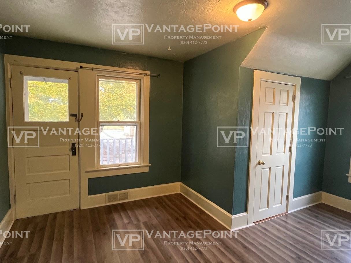 1339 E Walnut St - Photo 2 of 12