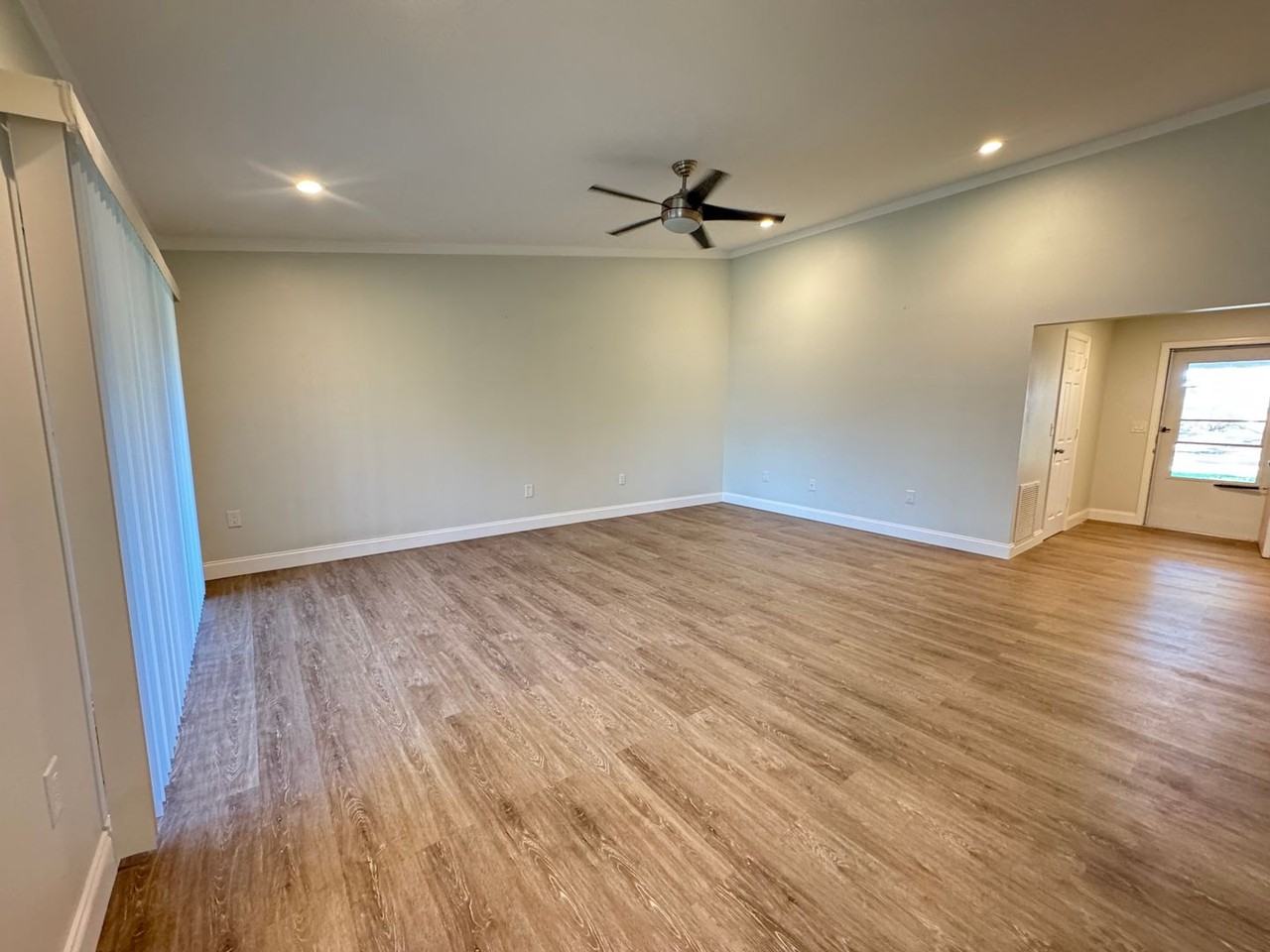 8960 Silkwood Ct - Photo 4 of 20