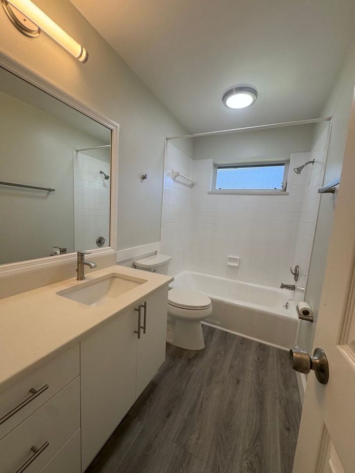 8960 Silkwood Ct - Photo 5 of 20