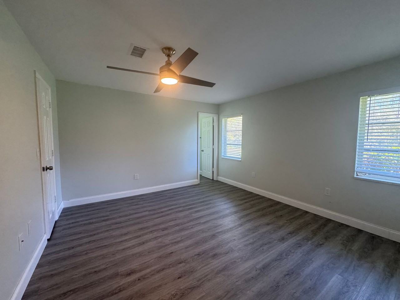 8960 Silkwood Ct - Photo 6 of 20