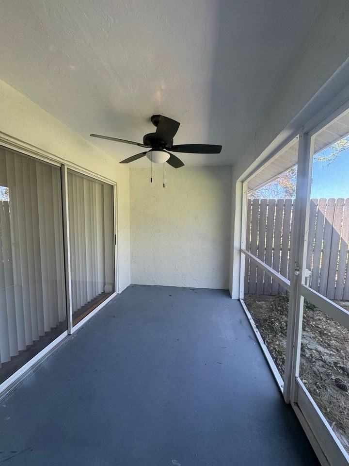 8960 Silkwood Ct - Photo 7 of 20
