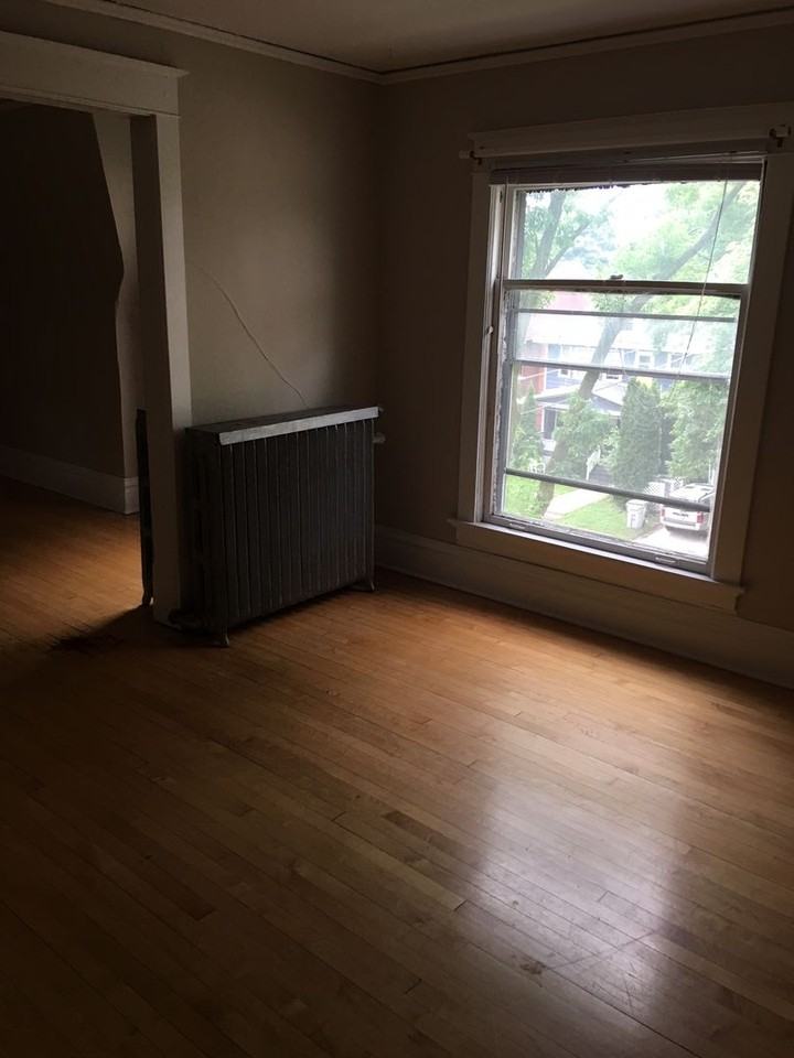 2105 E Kenwood Blvd - Photo 6 of 22