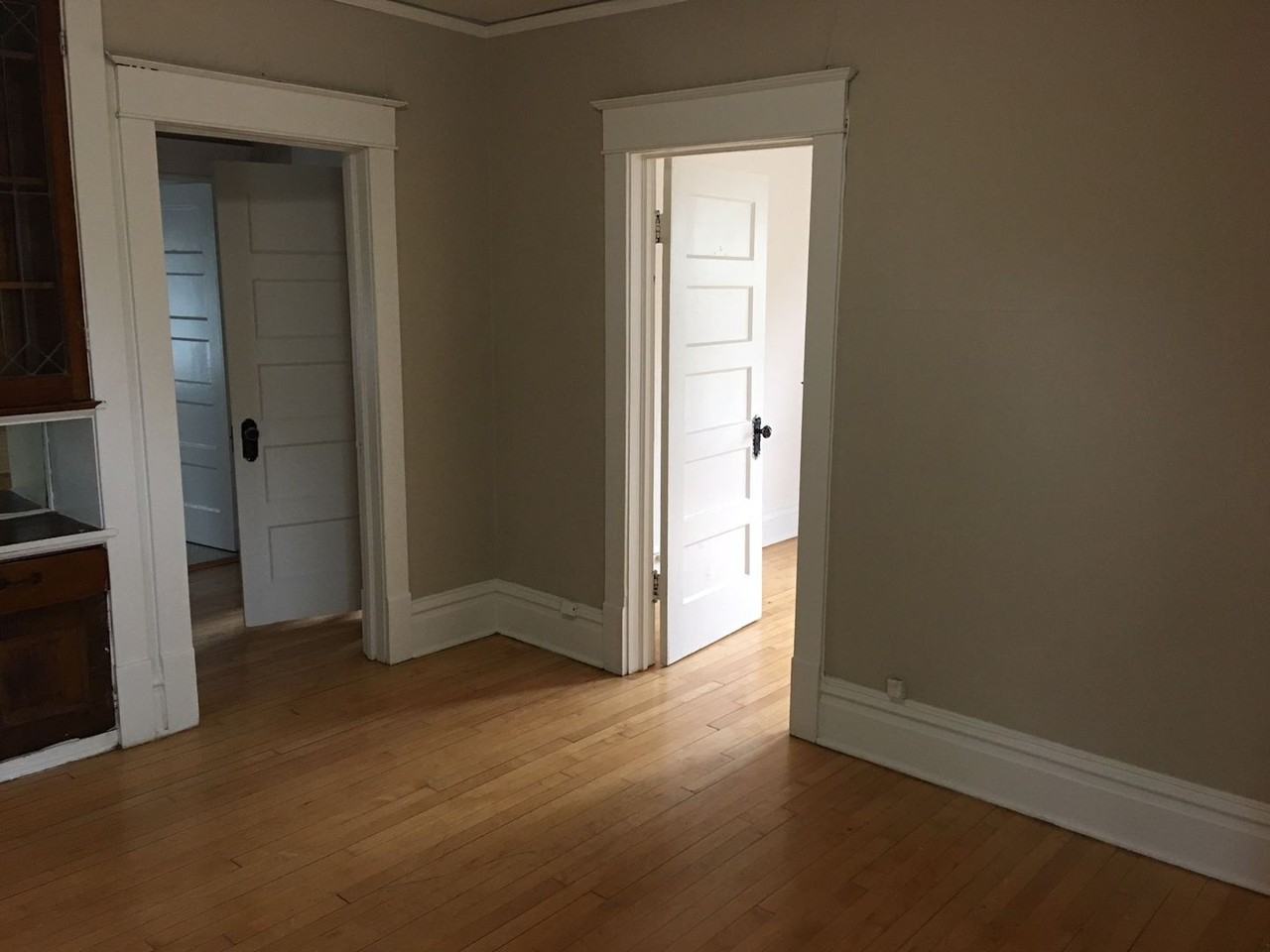 2105 E Kenwood Blvd - Photo 5 of 22