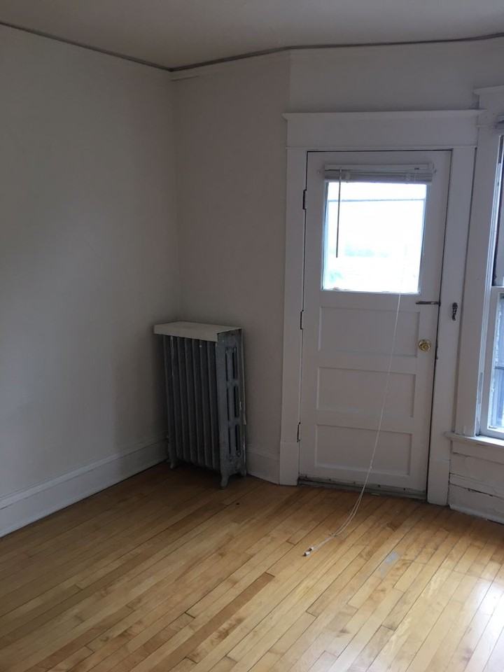 2105 E Kenwood Blvd - Photo 7 of 22