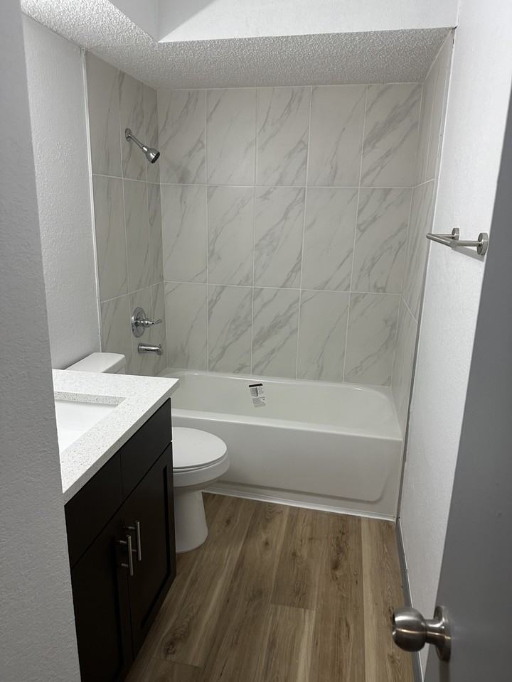 6612 S Zunis Ave #102 - Photo 2 of 9