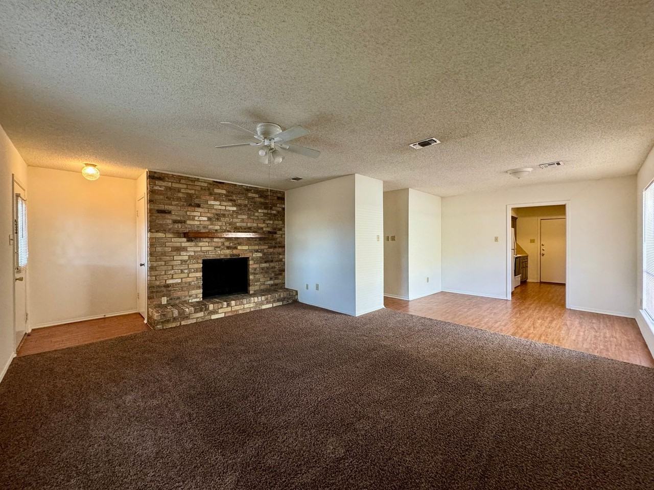 5813 Roxanne Dr - Photo 4 of 12