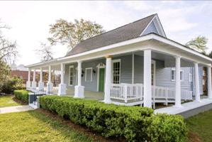 featured image of 202 E 12th Ave