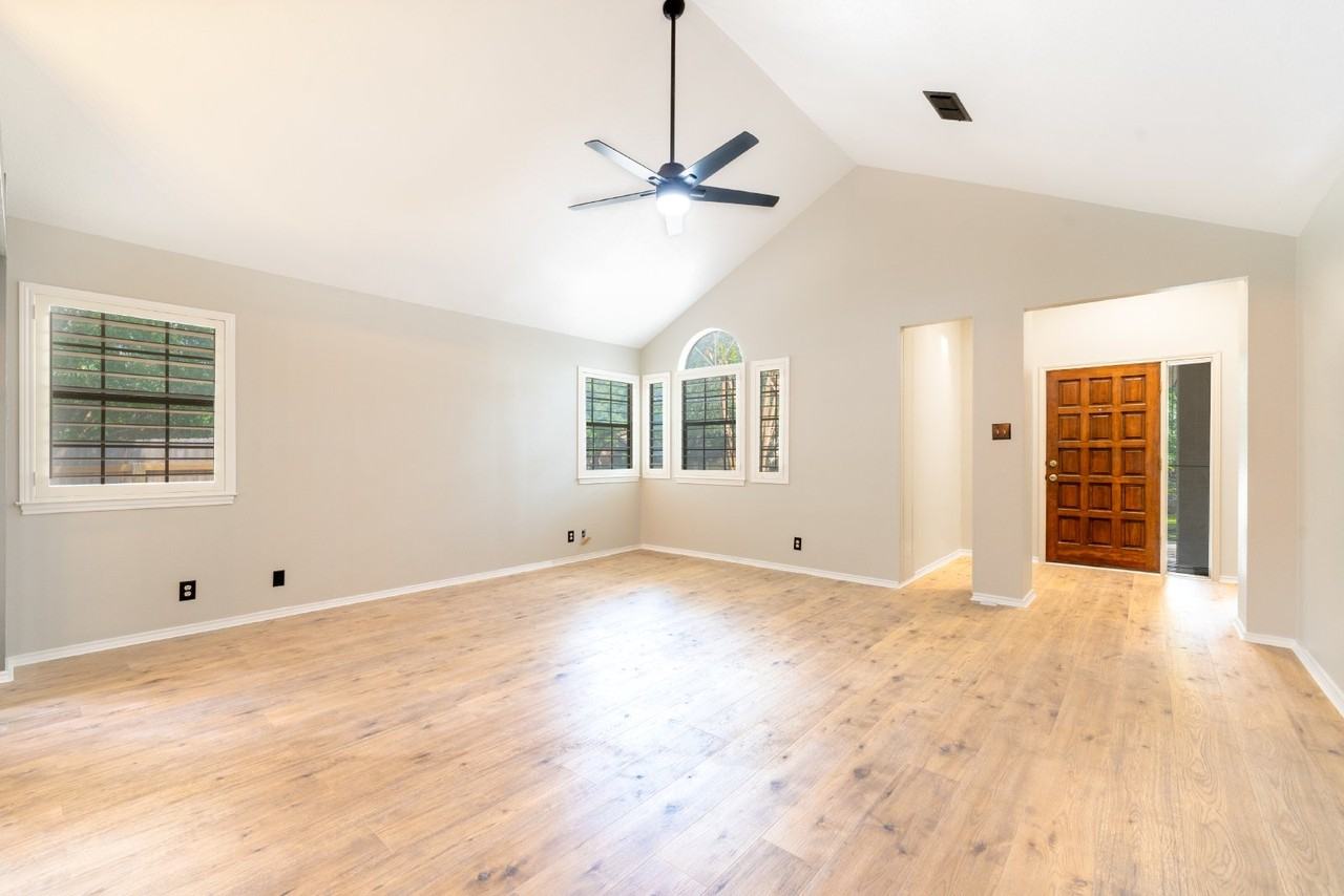 16817 Brookwood - Photo 5 of 13