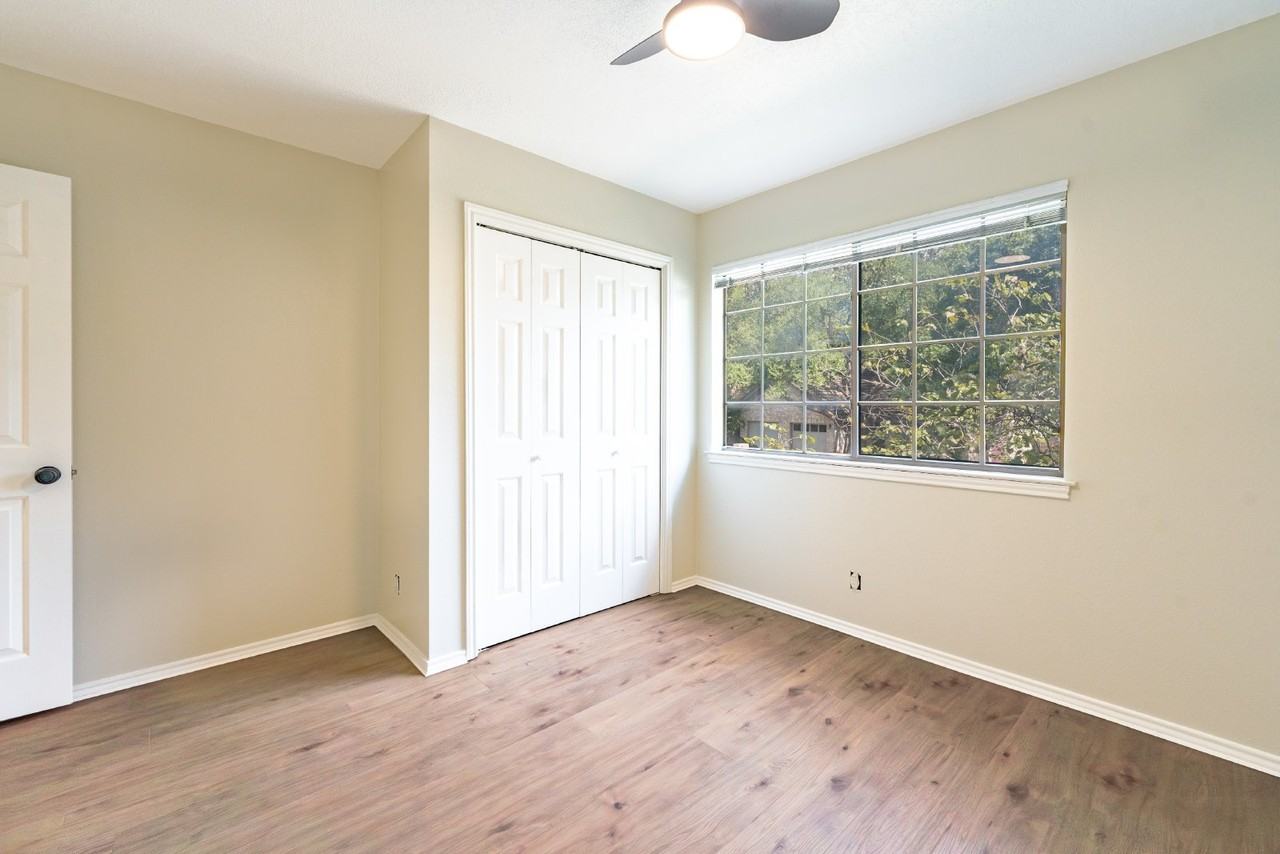 16817 Brookwood - Photo 7 of 13