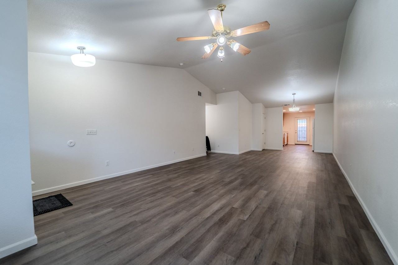 1059 Arbor Dr - Photo 3 of 20
