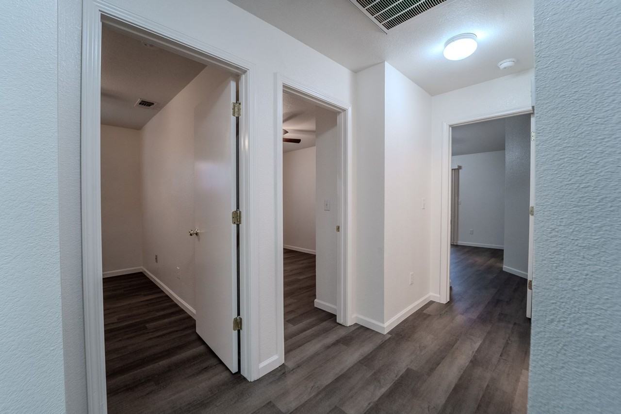 1059 Arbor Dr - Photo 7 of 20