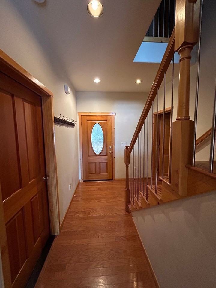 1513 Crystal Air Dr - Photo 2 of 24