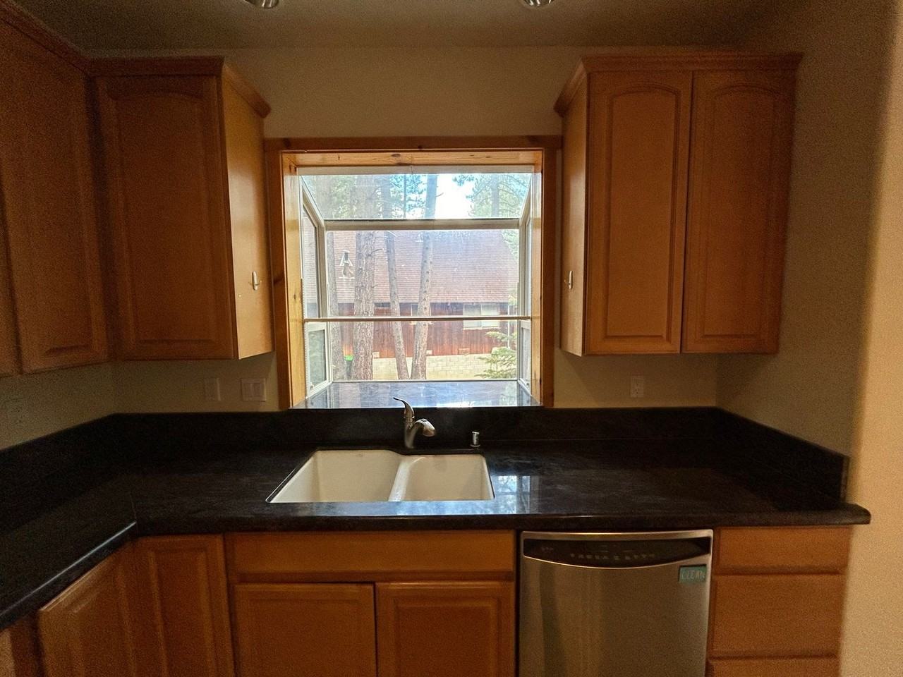 1513 Crystal Air Dr - Photo 7 of 24
