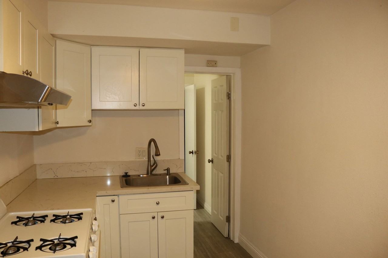 6769 Atoll Ave - Photo 2 of 23