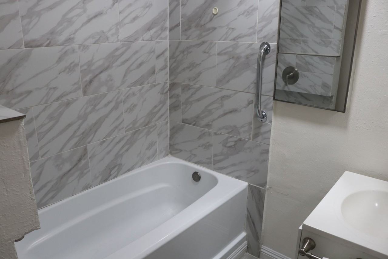 6769 Atoll Ave - Photo 6 of 23