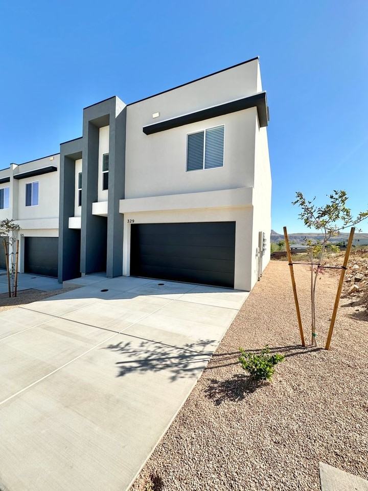 329 S 1930 W - Photo 4 of 38