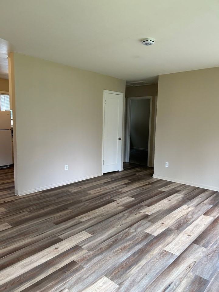 270-272 Colorado St - Photo 3 of 13