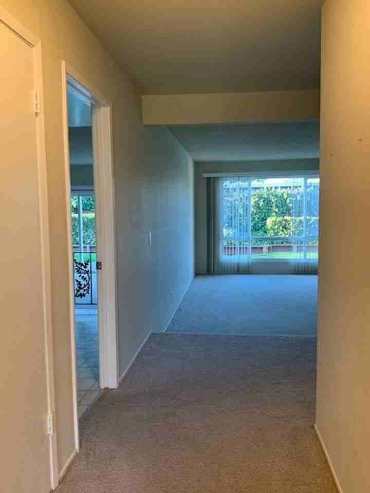 633 Pilgrim Dr - Photo 2 of 23