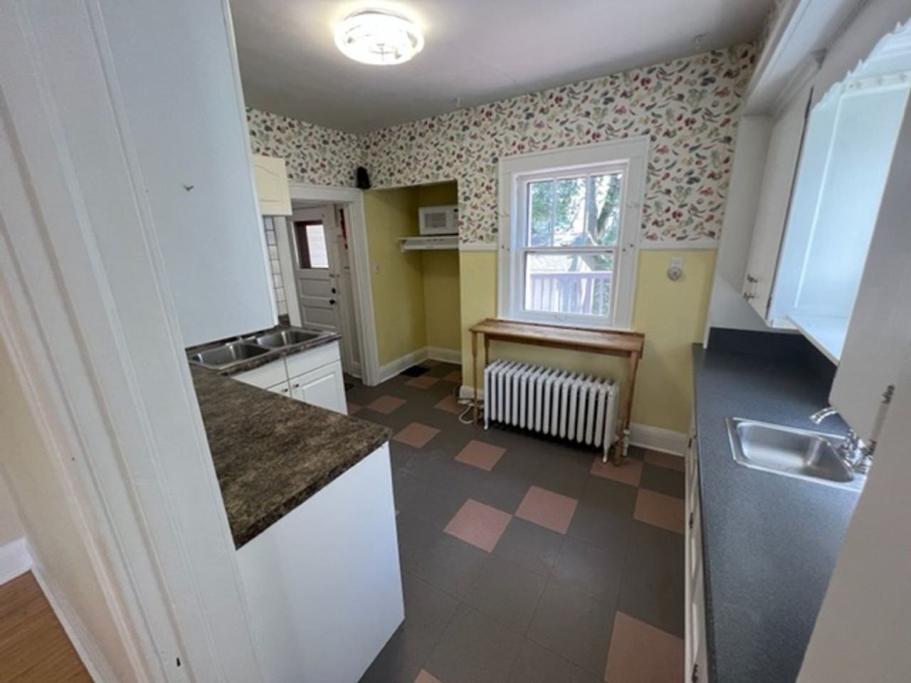 2026 E 4th St - Photo 5 of 10
