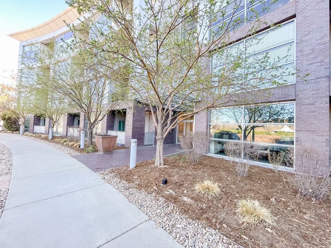 2958 Syracuse St #211