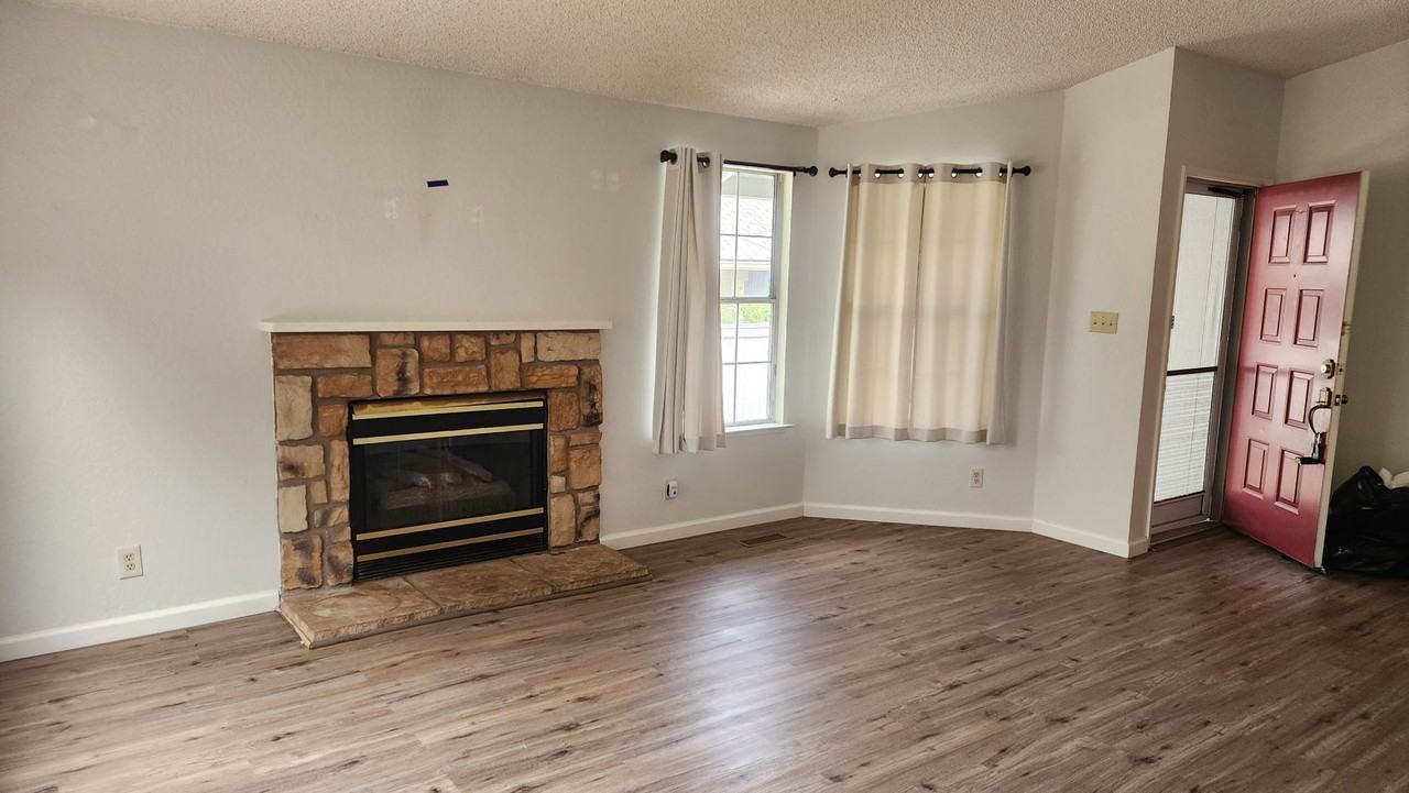 6323 Chesterfield Ln - Photo 5 of 28