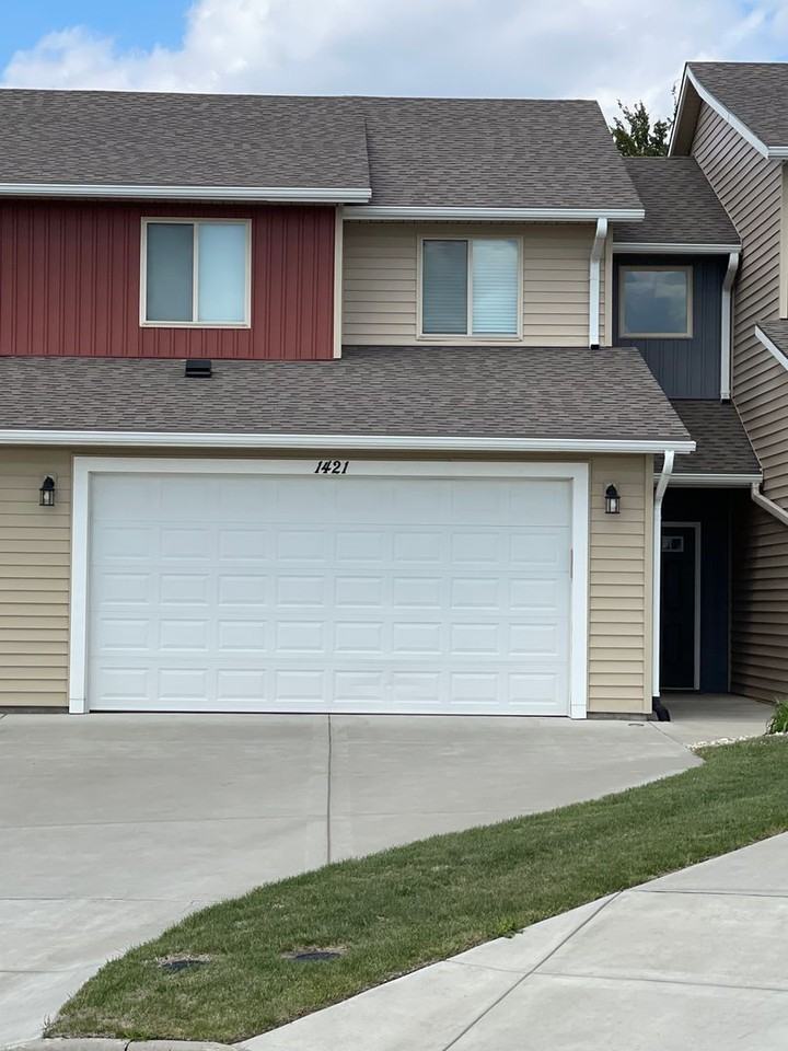 1421 Paddington Cir - Photo 2 of 14