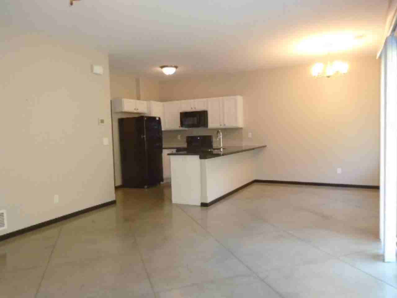 1421 Paddington Cir - Photo 4 of 14