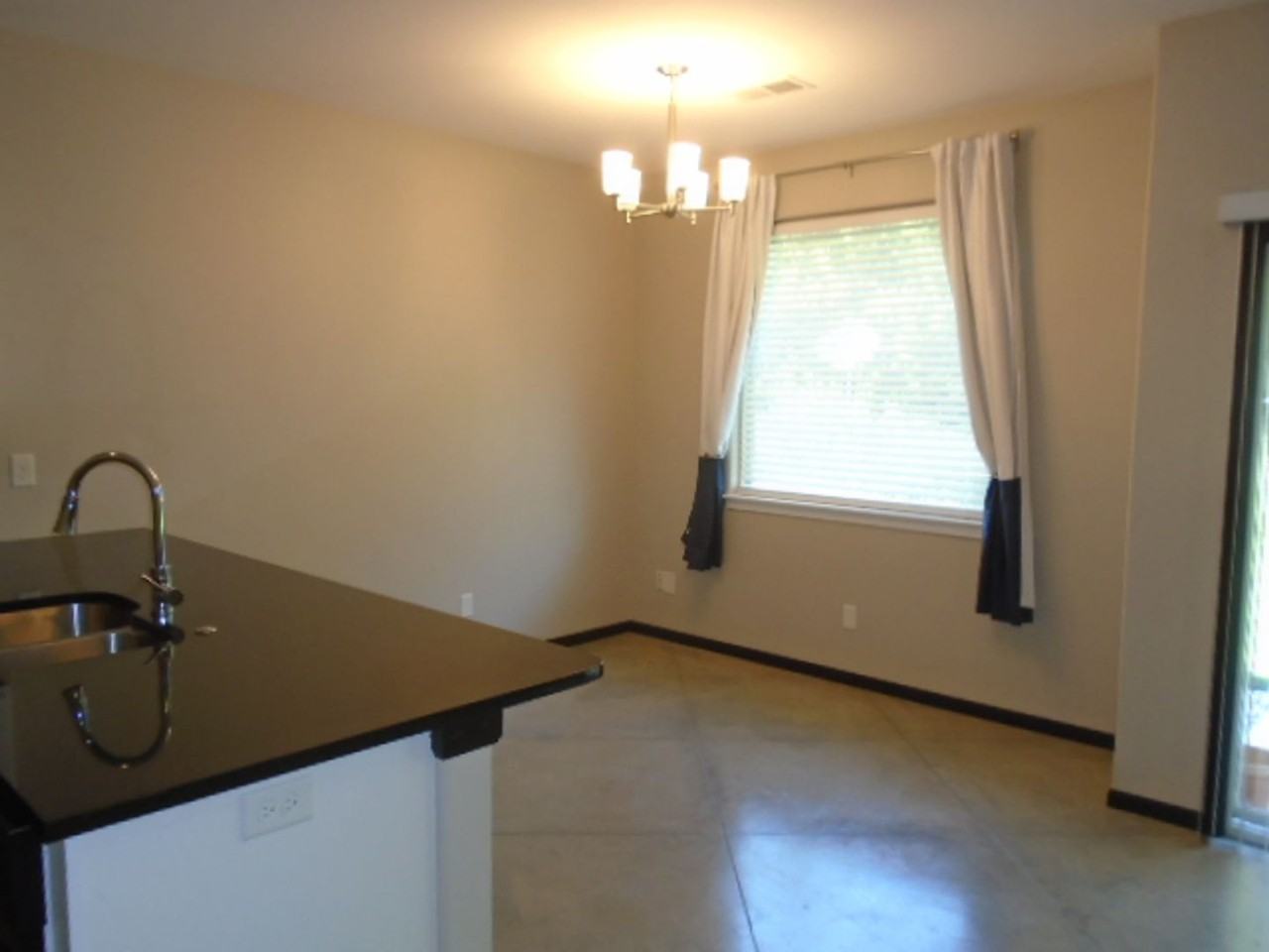 1421 Paddington Cir - Photo 5 of 14