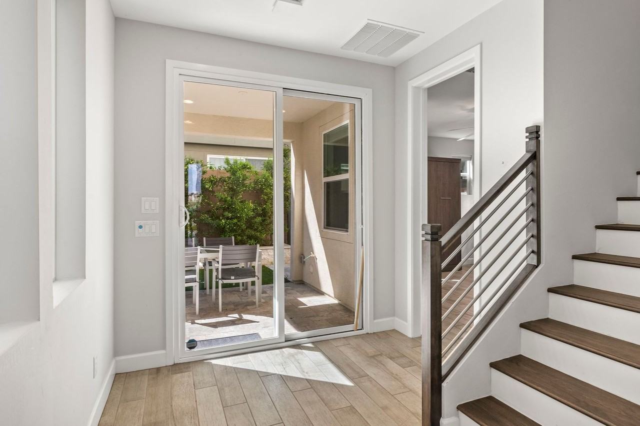 7081 W Corona Dr - Photo 4 of 35