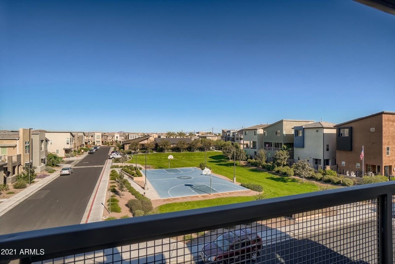 7081 W Corona Dr - Photo 5 of 35