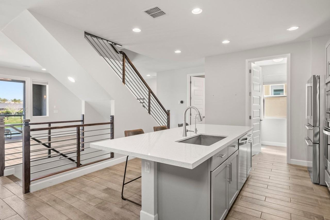 7081 W Corona Dr - Photo 6 of 35