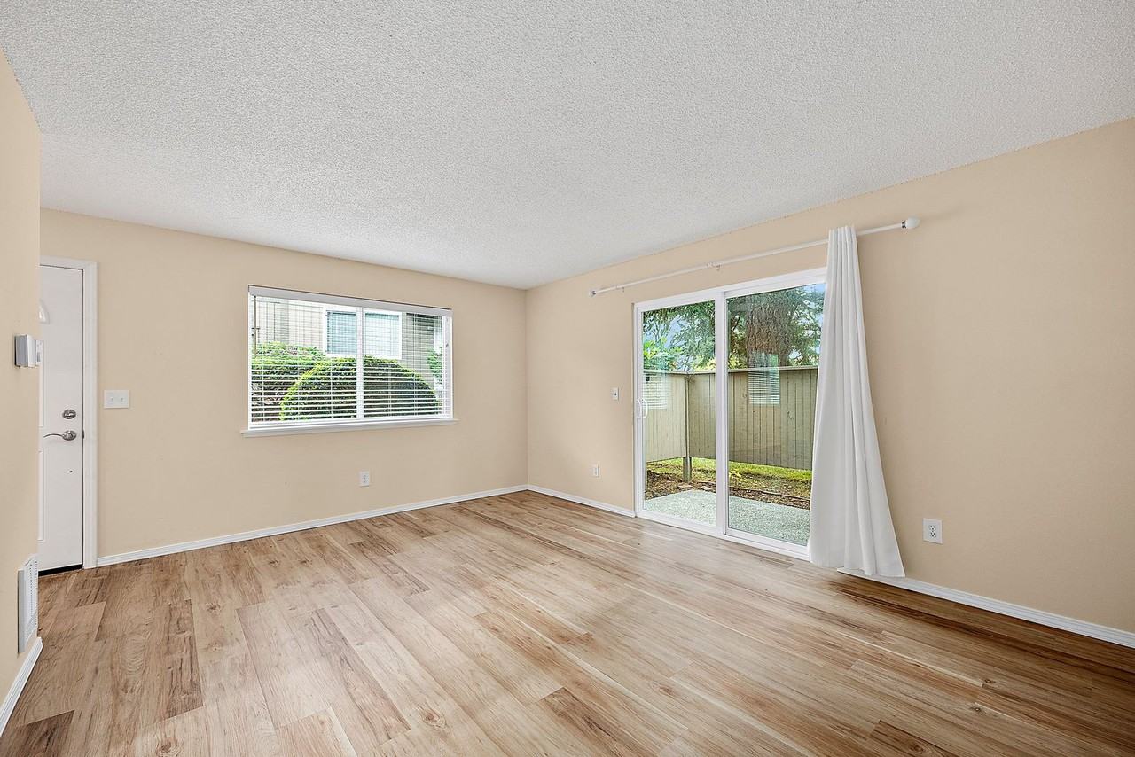 6012 N 15th St #D106 - Photo 5 of 44