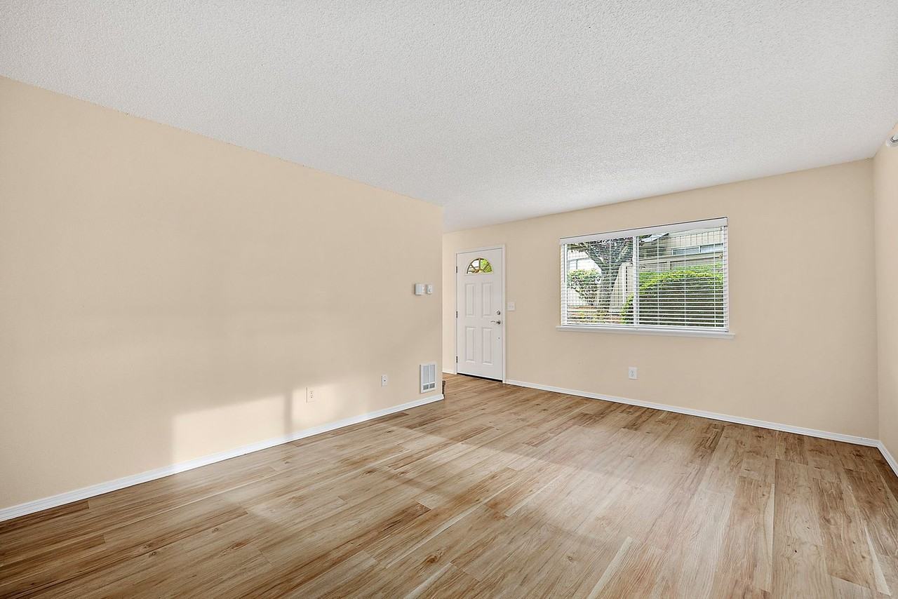 6012 N 15th St #D106 - Photo 6 of 44