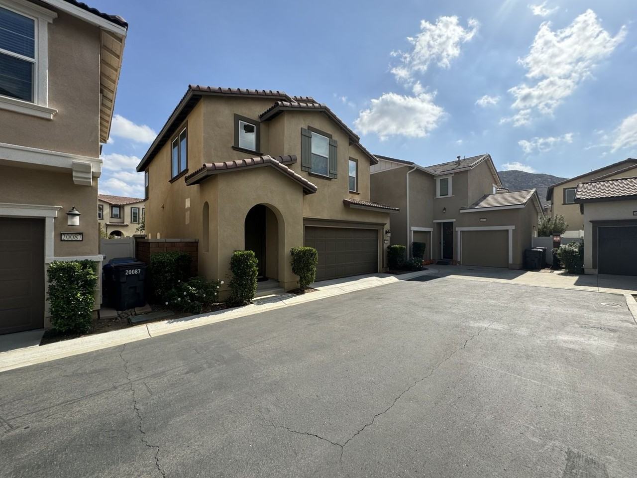 20081 Red Rock Ave - Photo 2 of 36