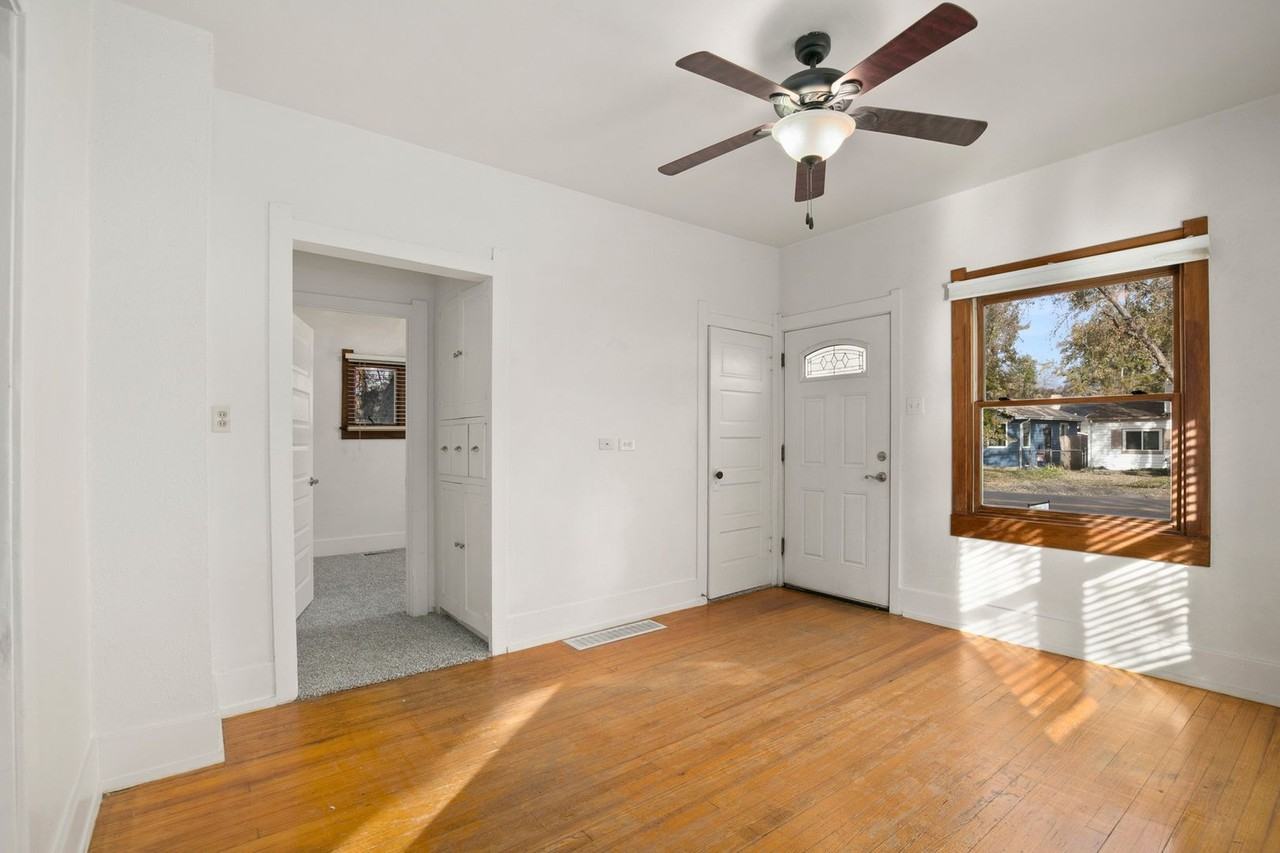 4367 S Logan St - Photo 7 of 29