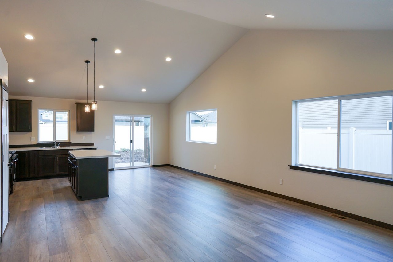 6207 W Bowmore Ln - Photo 4 of 28