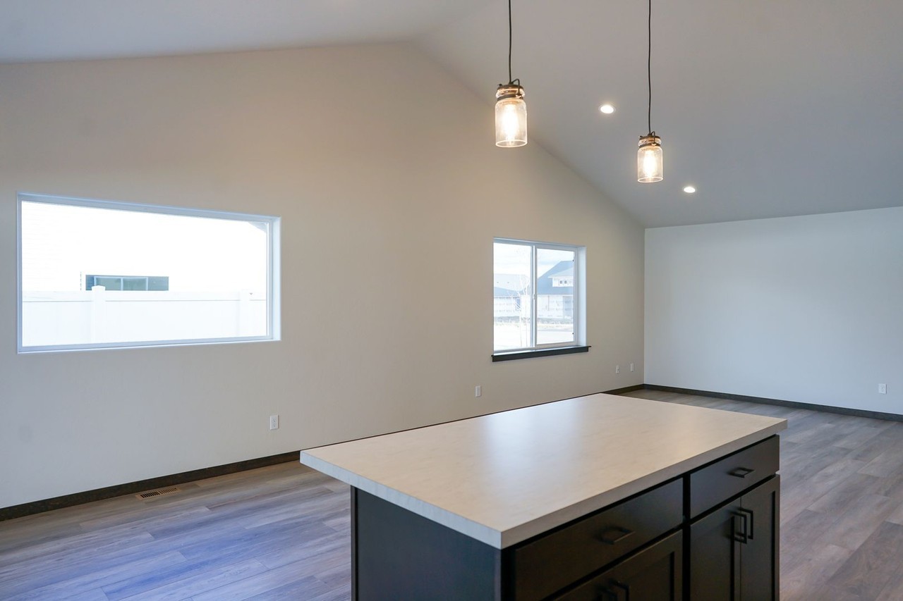 6207 W Bowmore Ln - Photo 7 of 28