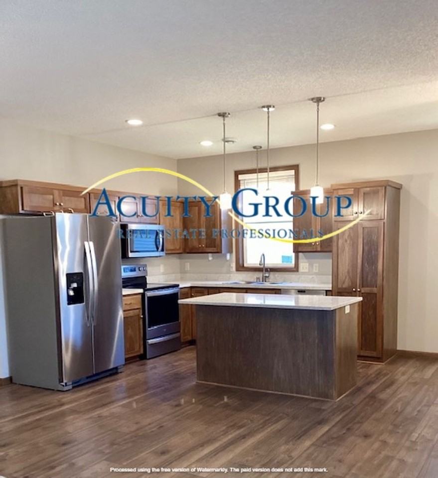 10270 74th St - Photo 2 of 17