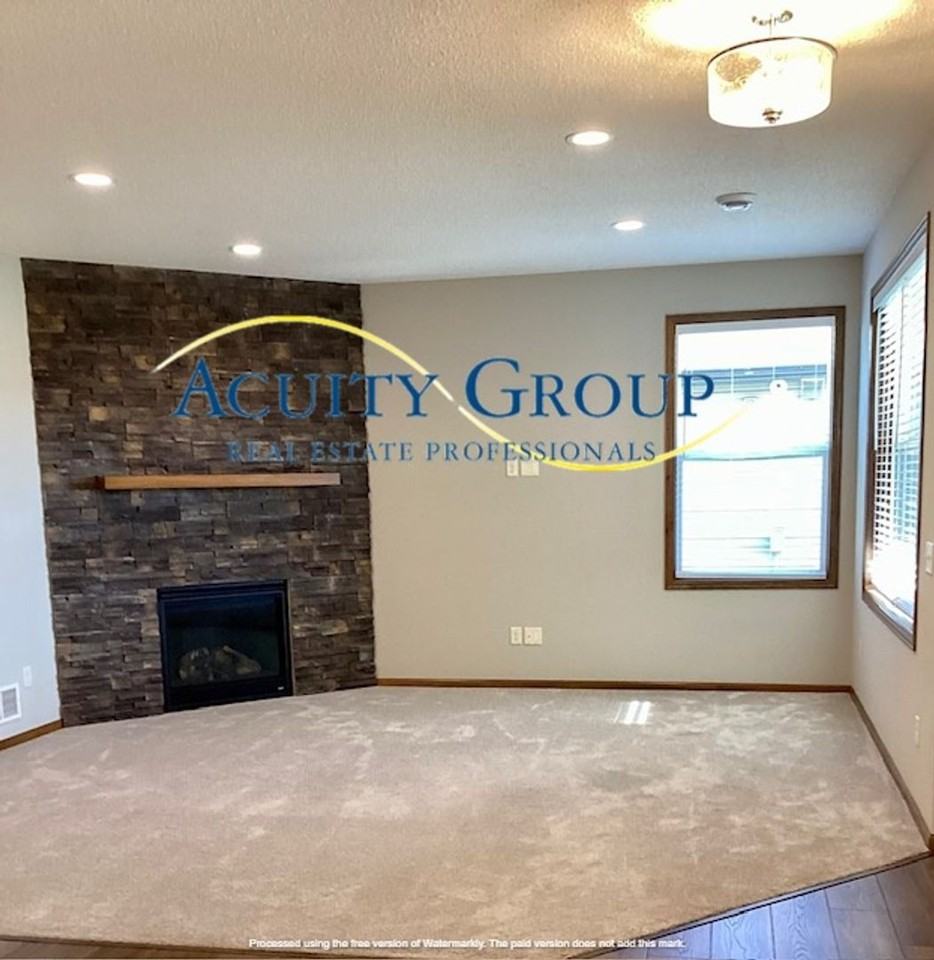 10270 74th St - Photo 3 of 17