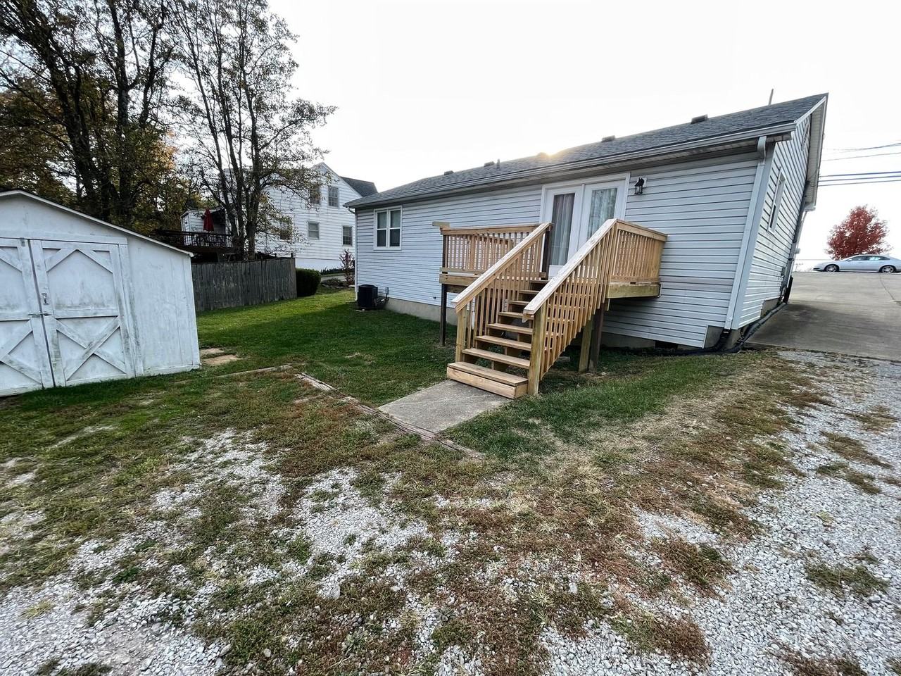 113 Smithfield Rd - Photo 2 of 15