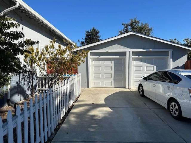 405 Hilton St #405 - Photo 2 of 10